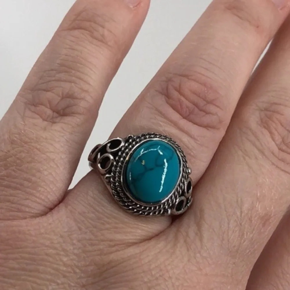 3/$25 Vintage Antique Style Faux Turquoise and Silver Tone Unisex Ring Size 6